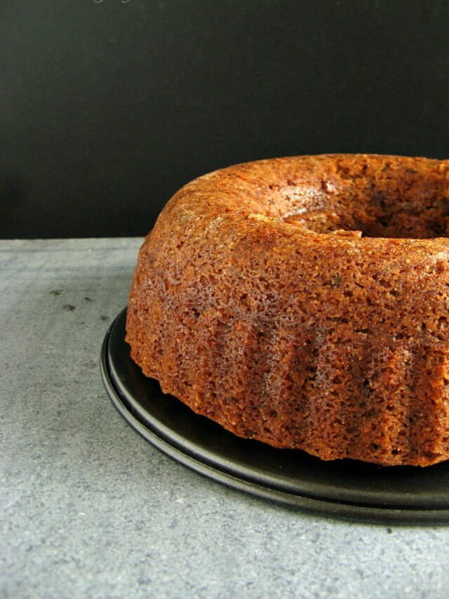 Eggless Whole Wheat Christmas Bundt Cake