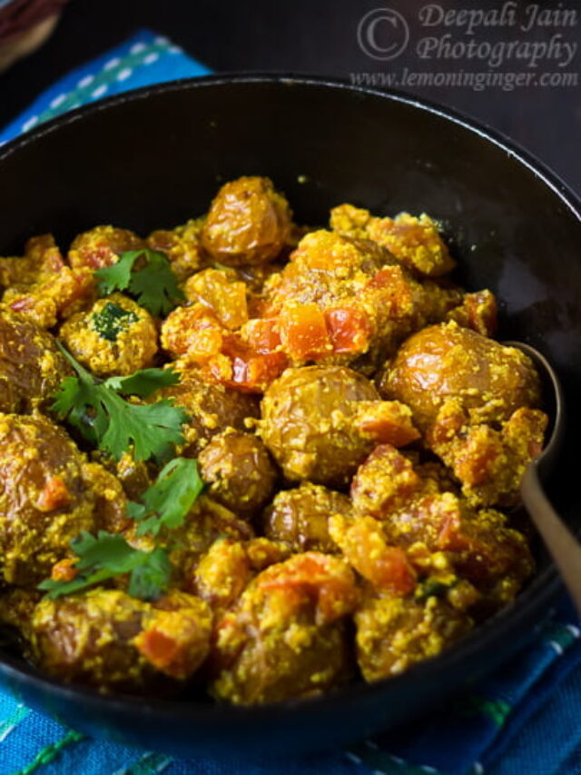 Bengali Style Dry Dum Aloo