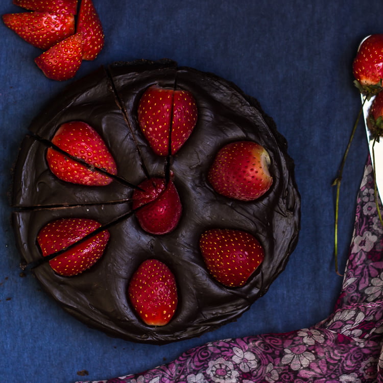 No Bake Chocolate Strawberry Tart