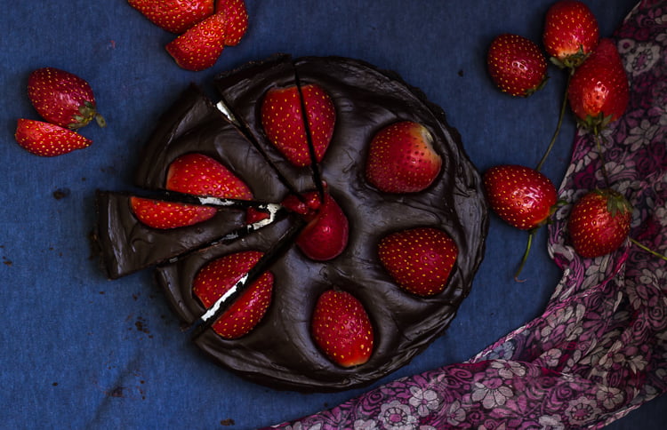 No Bake Chocolate Strawberry Tart