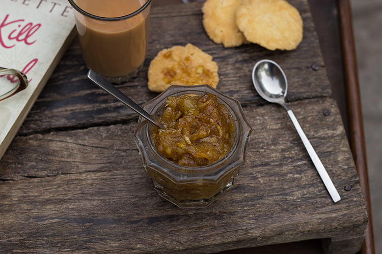 Kairi ki Khatti Meethi Chutney served in a small bowl