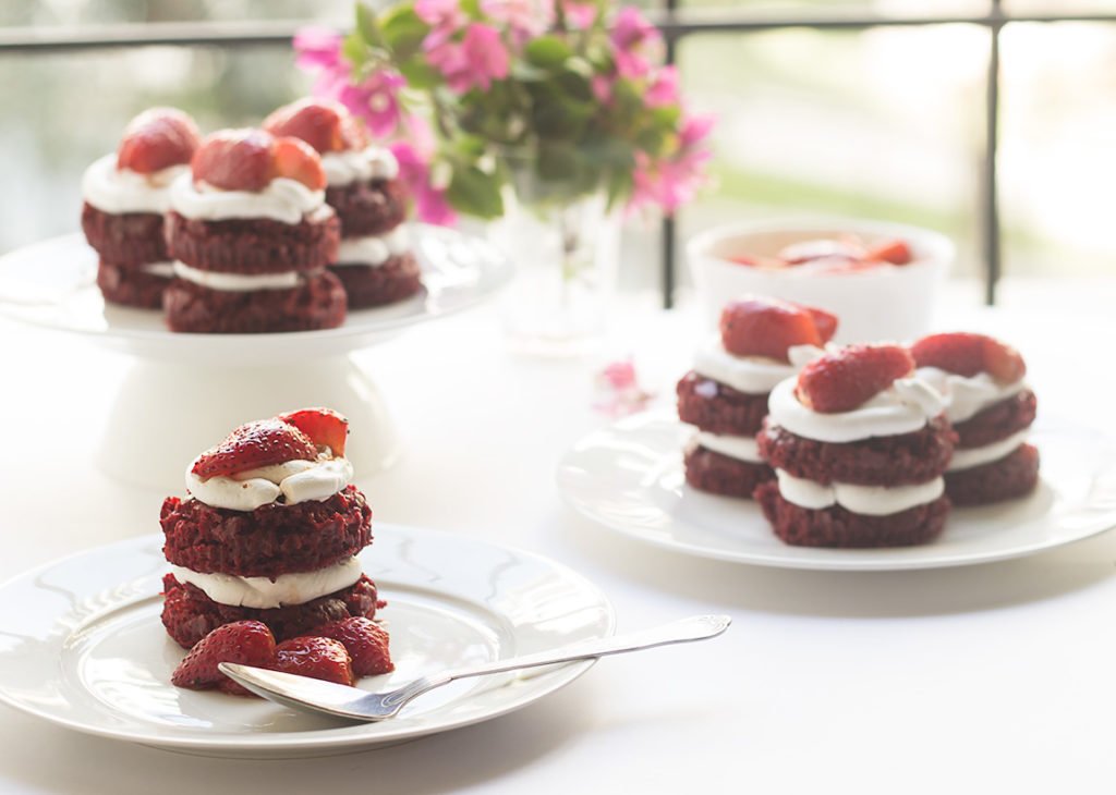 Eggless Red Velvet Mini Cake Recipe
