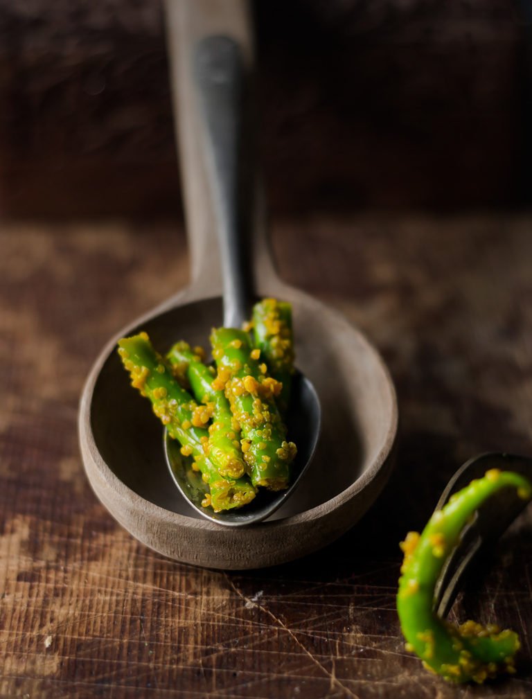 Instant Hari Mirch Ka Achar Recipe | Green Chili Pickle Recipe