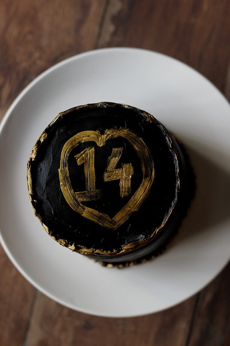 Eggless Black and Gold Chocolate Ganache Cake Recipe