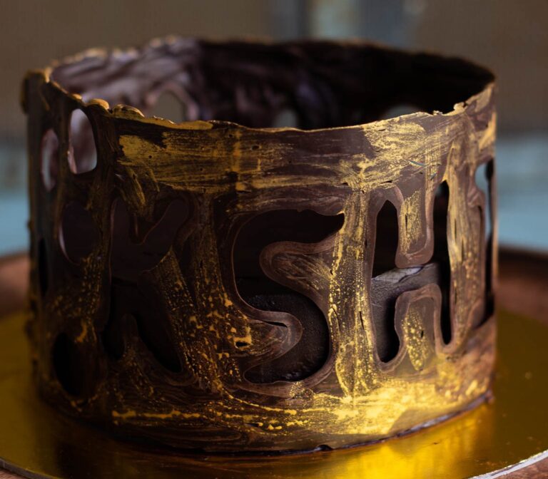 Eggless Chocolate Collar Cake Recipe