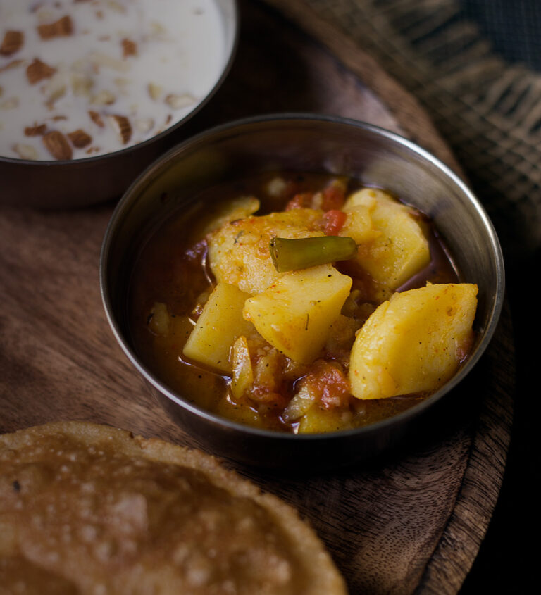 Aloo Tamatar Ki Sabji Recipe (Indian Potato Curry)