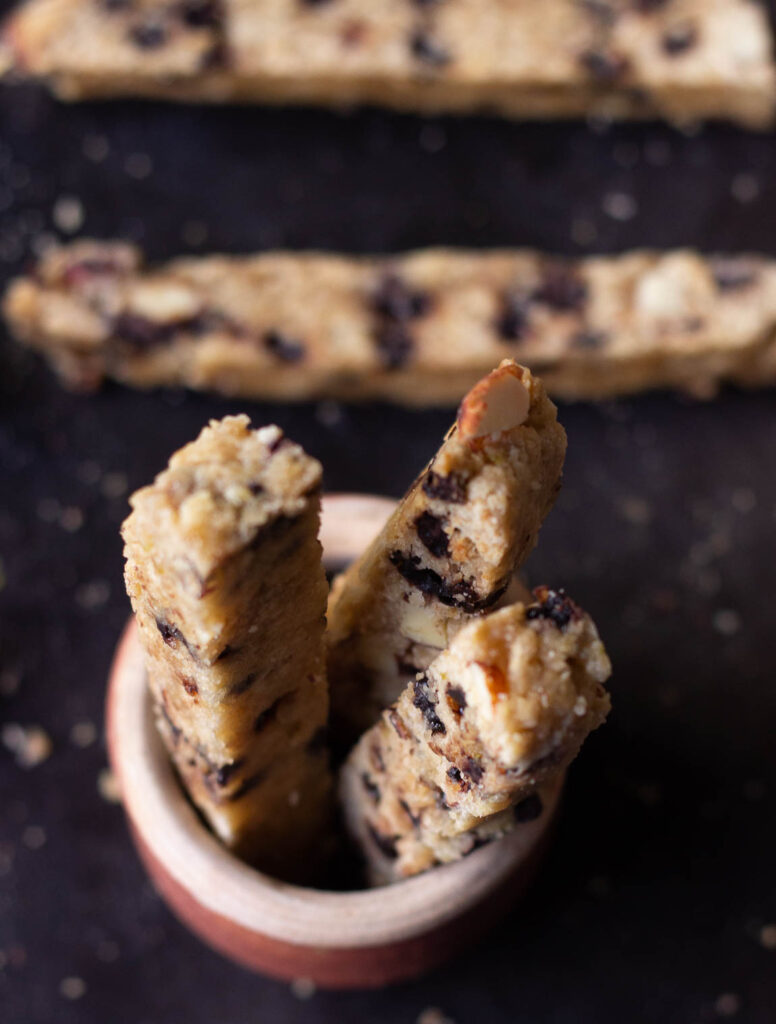 chocolate almond biscotti to dunk in coffee