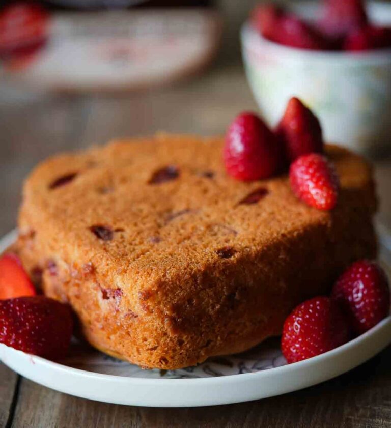 Homemade Strawberry Cake Recipe – Perfect for Valentine’s Day